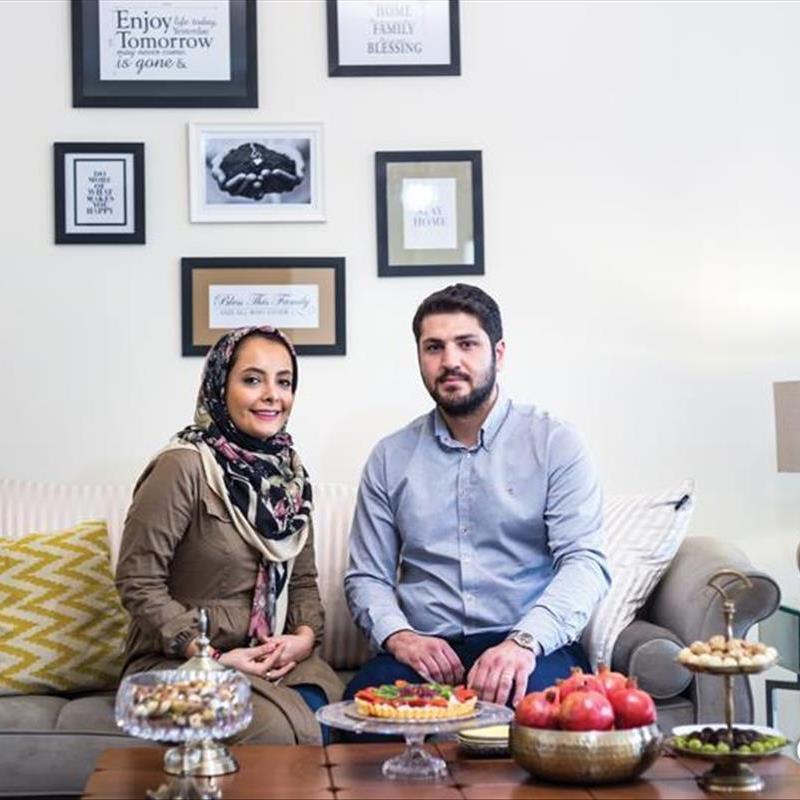 دکوراسیون طوسی و زرد، کلاسیک ها را مثل این دو نفر زنده کنید!