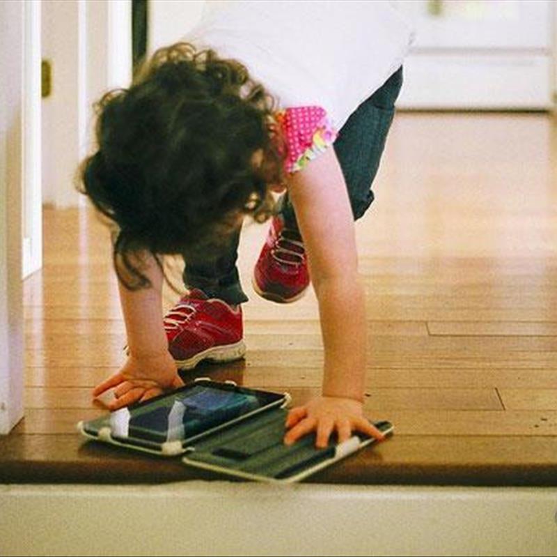 چگونه از وسایل الکترونیکی خود در برابر کودکان محافظت کنید؟