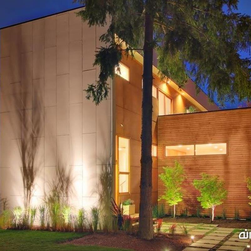 نورپردازی نمای بیرونی ساختمان برای یک خوشامد گویی نورانی
