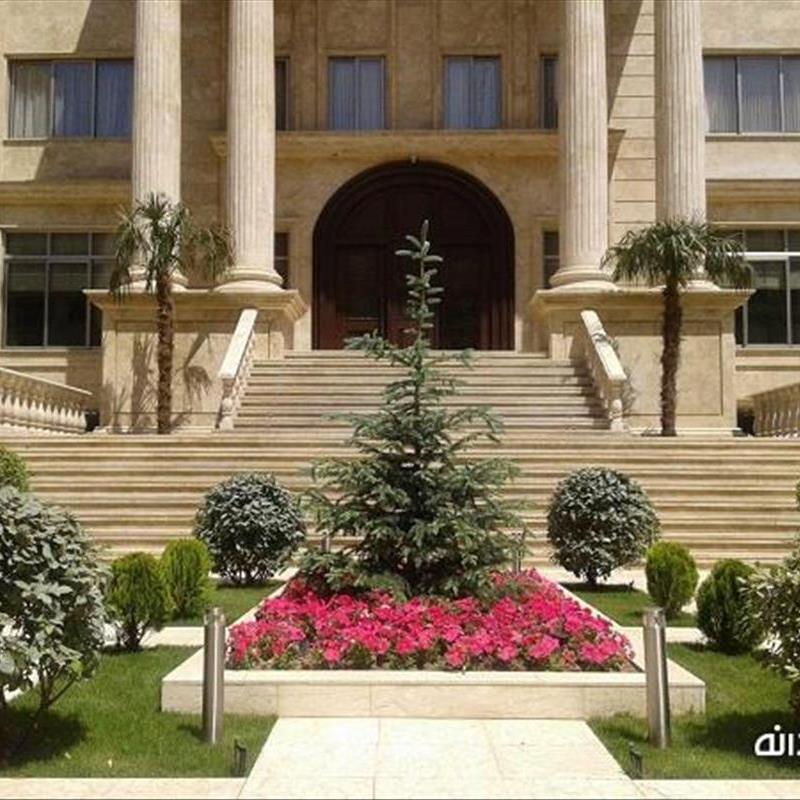 قبل و بعد از طراحی فضای سبز باغچه در ویلای کردان