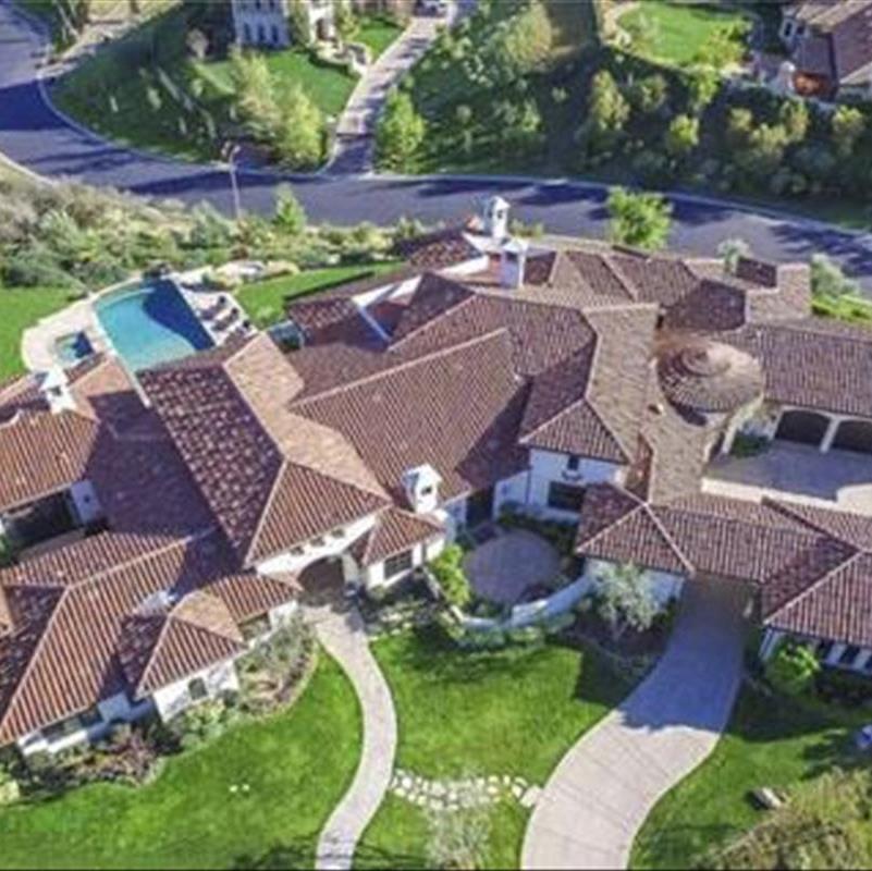عمارت بریتنی اسپیرز با منظره ای بی نظیر در کالیفرنیا!