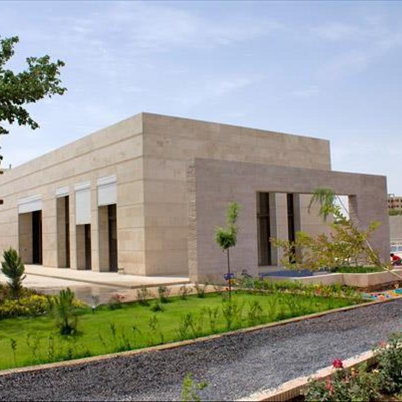خانه باغی خاطره انگیز در یزد