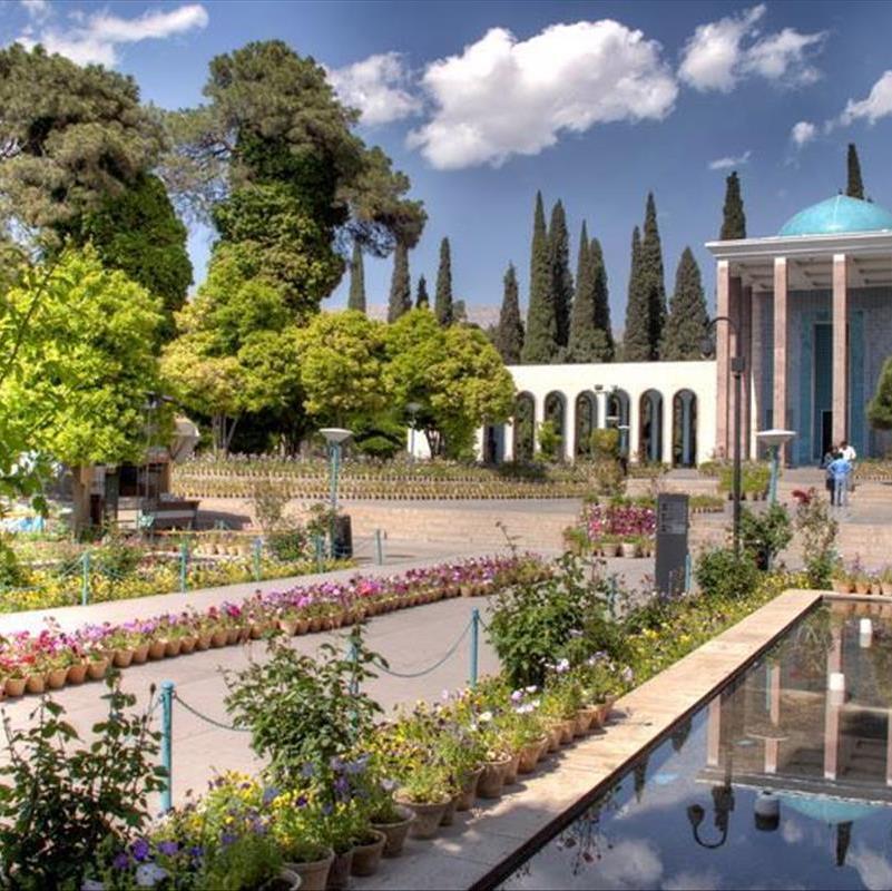 آرامگاه سعدی ترکیبی از معماری ایرانی و مدرن