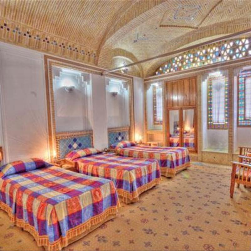باغ 400 ساله نمیر، هتل کویری یزد با دکوراسیون محلی